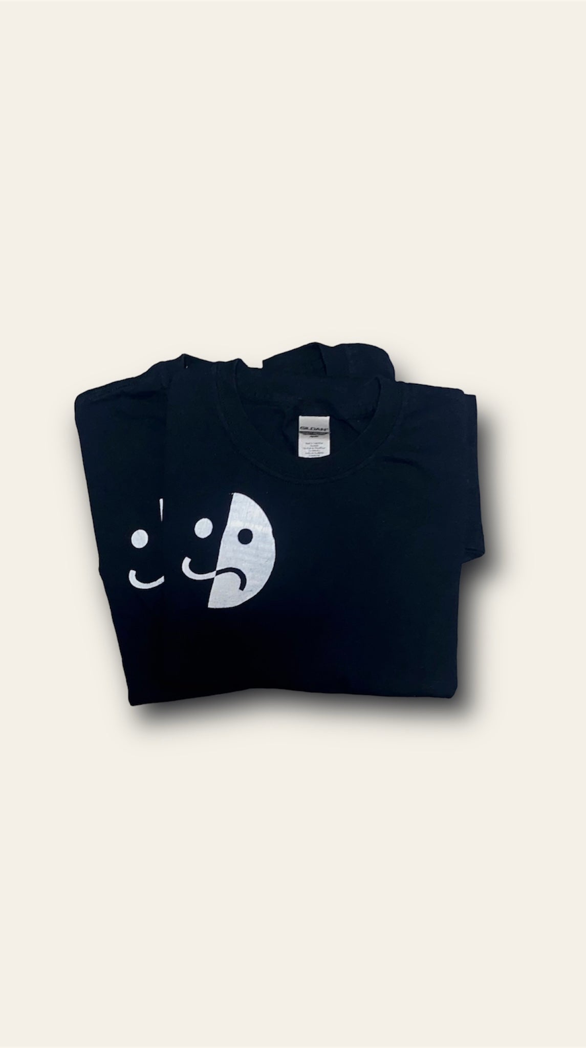 Black falsesmile t-shirt